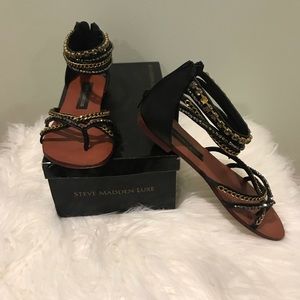 Steve Madden Sandals 💛🖤